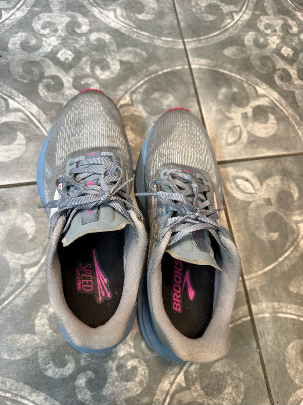 Brooks Speed Neutral Women's Gray Running Shoes with Pink Accents